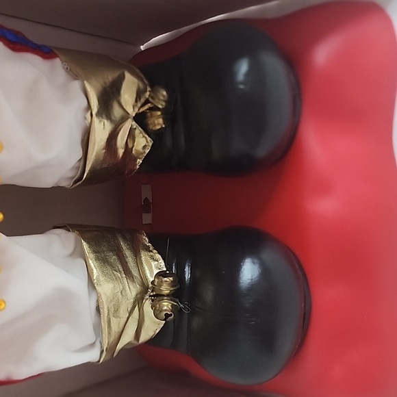 BNIB Rare Disney Battery Operated Musical Goofy Nutcracker Style Figurine - Picture 6 of 13